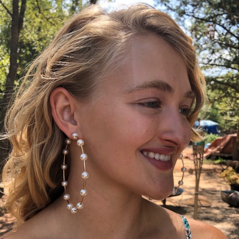Oversized Pearl Threaded Hoops! - image 2